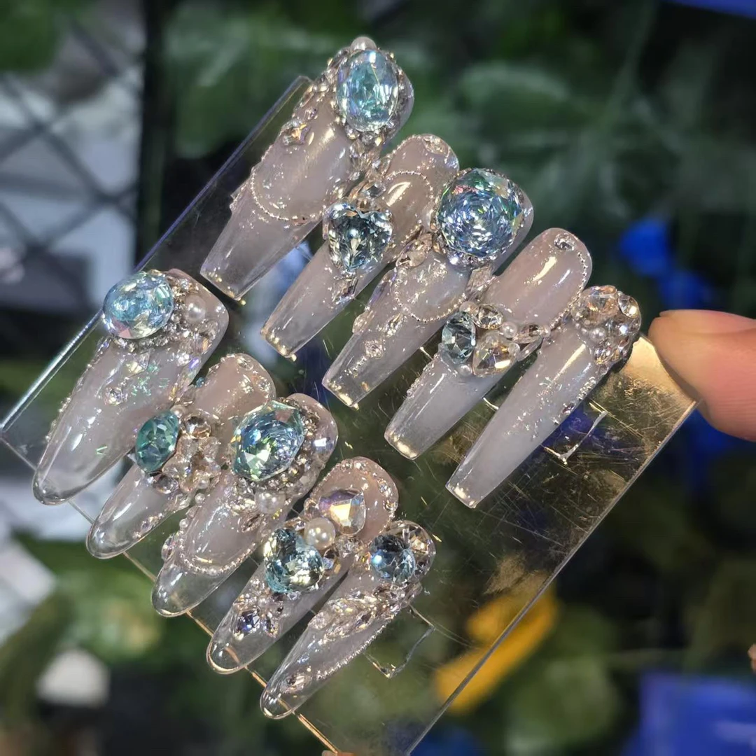 清霜醉丶(锆石+奥捷+小钢珠+无缝隙)珠宝级丶手工穿戴甲