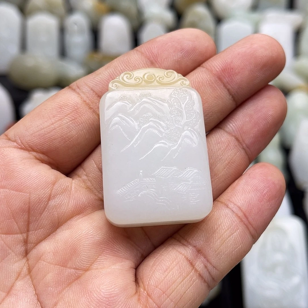 和田玉颈饰未镶嵌乐****！