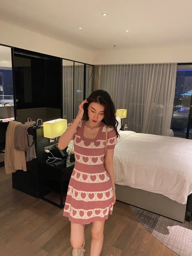 ACHI大也池◆两色小方领爱心针织连衣裙