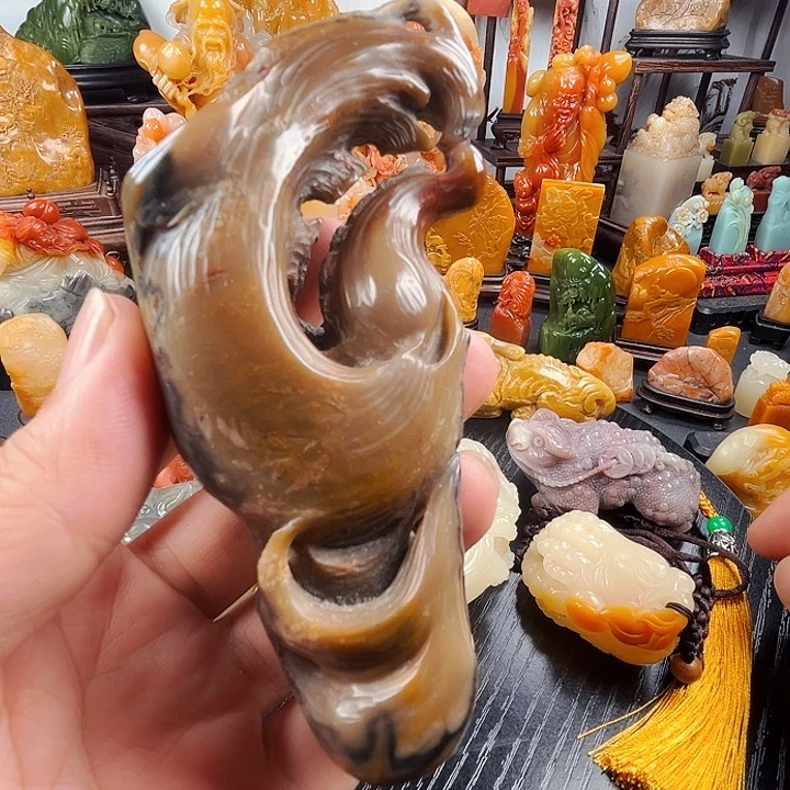 寿山石金狮峰手把件