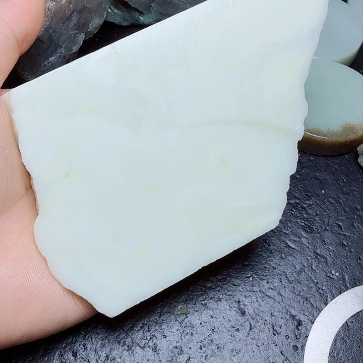 未镶嵌和田玉（糖玉）珠宝奇石