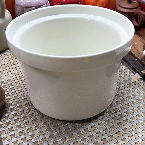 微瑕，不能明火，口径20高14无盖，3L