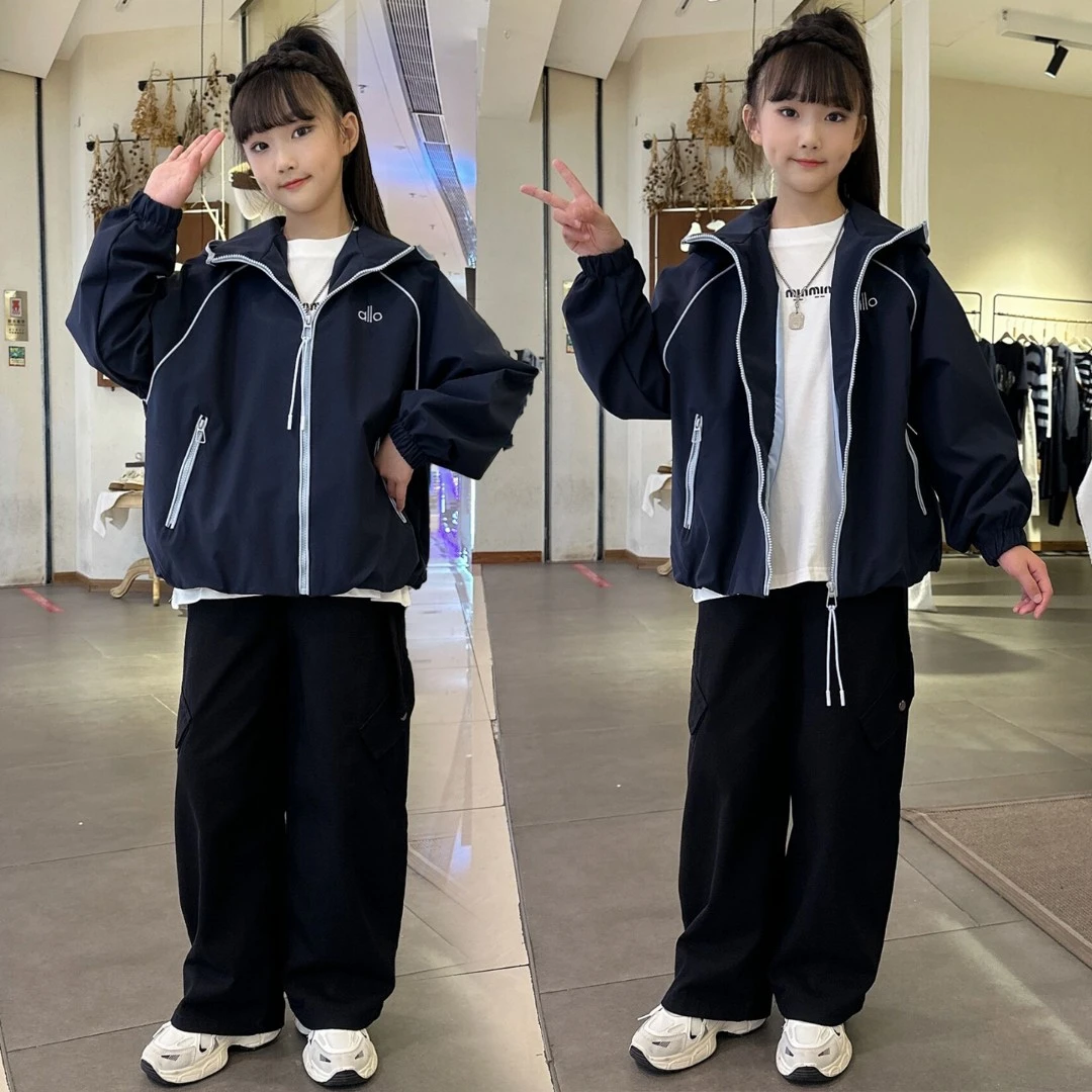 女童外套秋款2025新款儿童洋气连帽风衣女大童秋季宽松运动冲锋衣