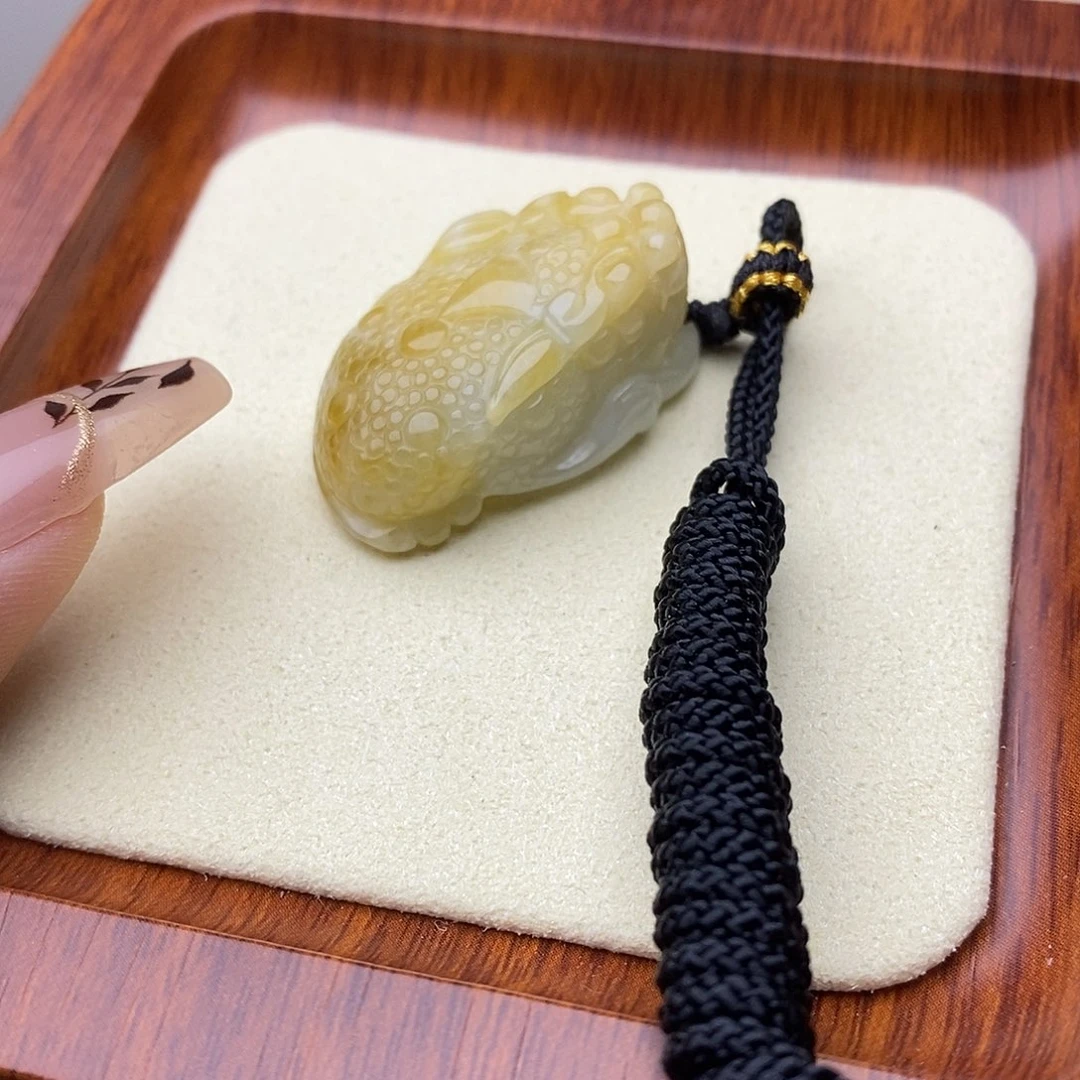 颈饰未镶嵌翡翠金蝉挂件