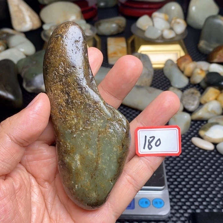 未镶嵌和田玉把件180