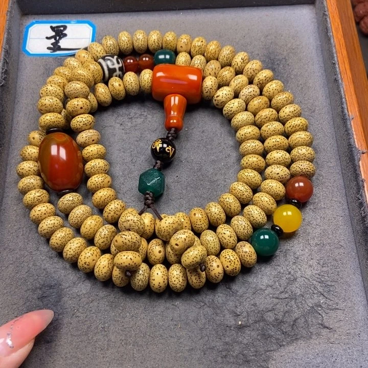 星月菩提吊坠菩提