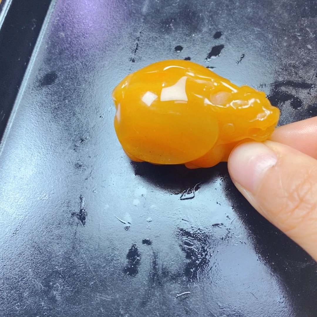石英质玉（黄龙玉）未镶嵌颈饰