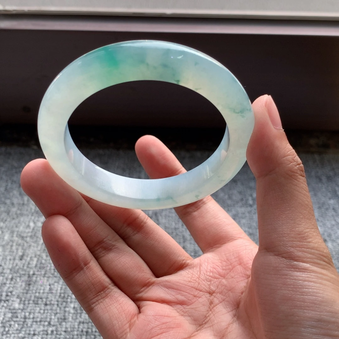翡翠未镶嵌手镯正圈