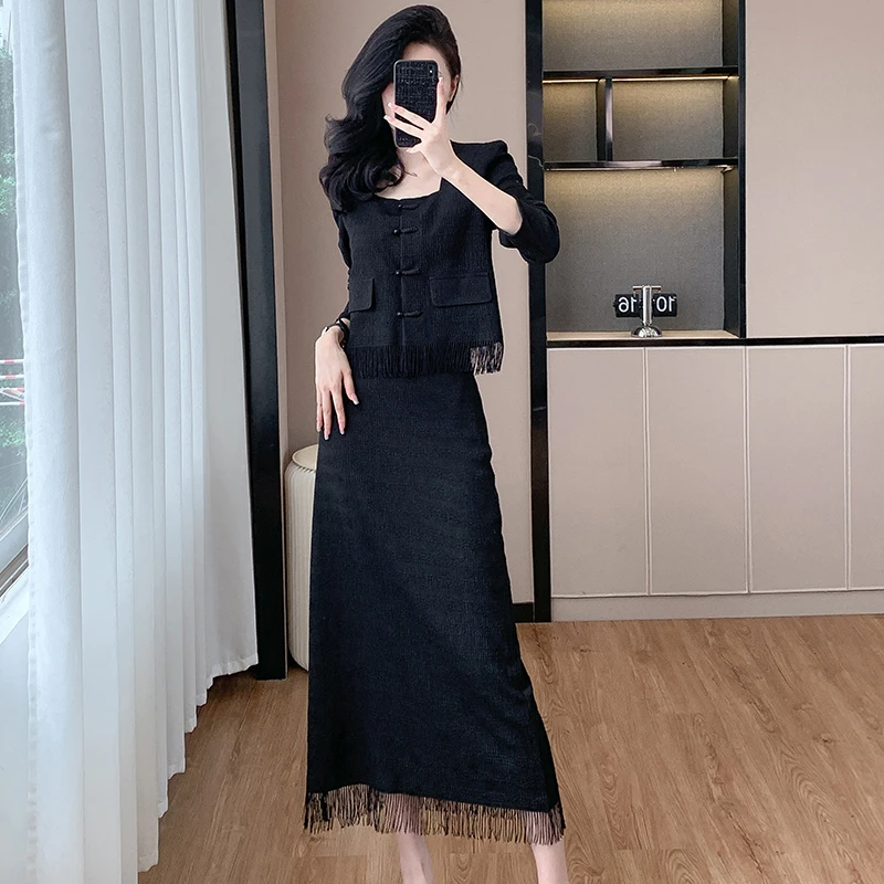 2025春装新款小香风时尚刺绣套装裙名媛轻奢蕾丝流苏半身裙两件套