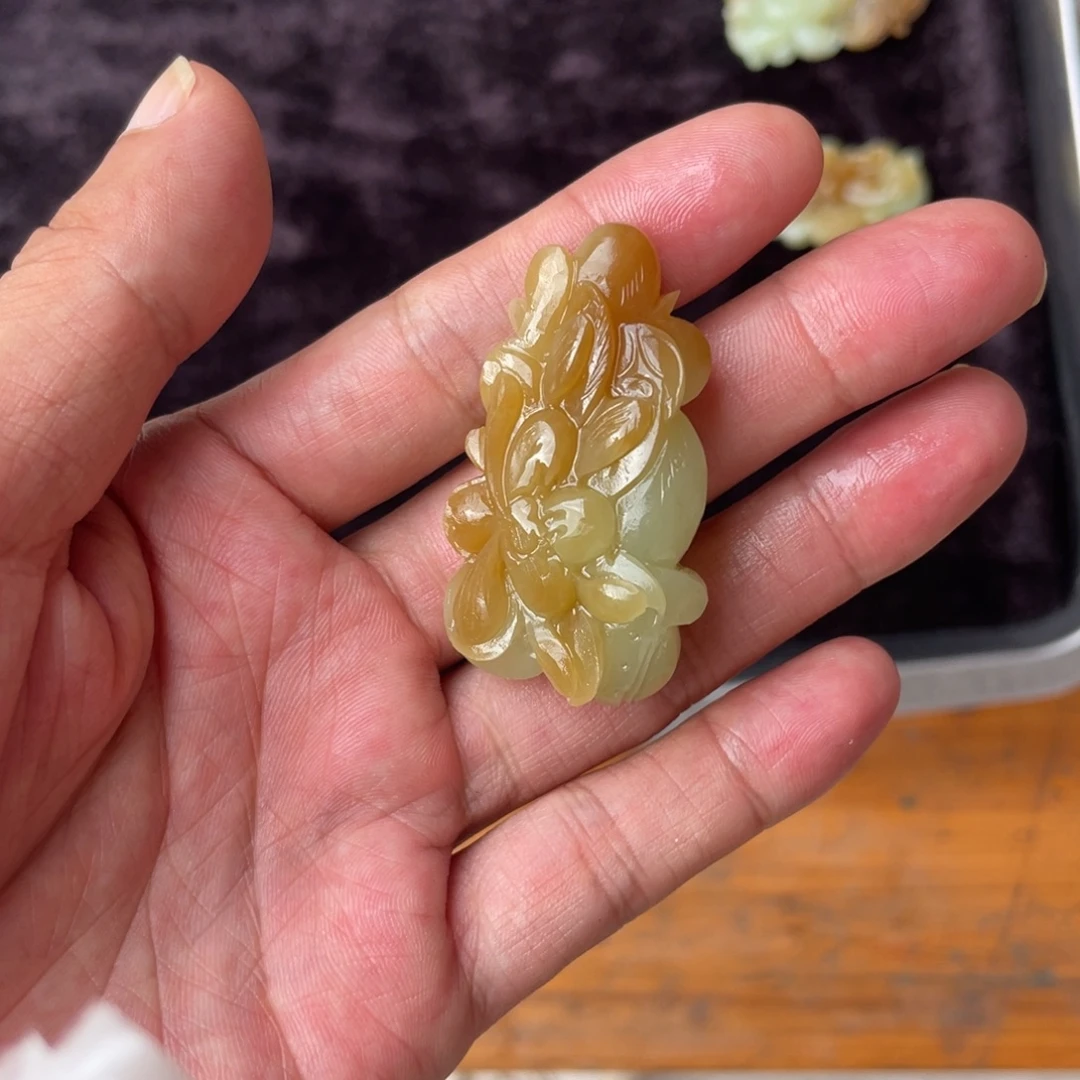 颈饰未镶嵌和田玉