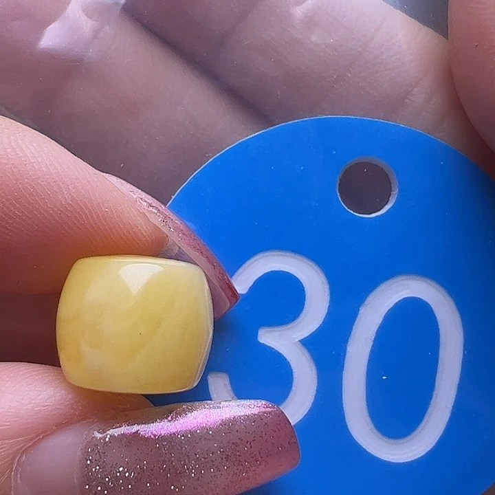 未镶嵌蜜蜡裸石微瑕12mm直切