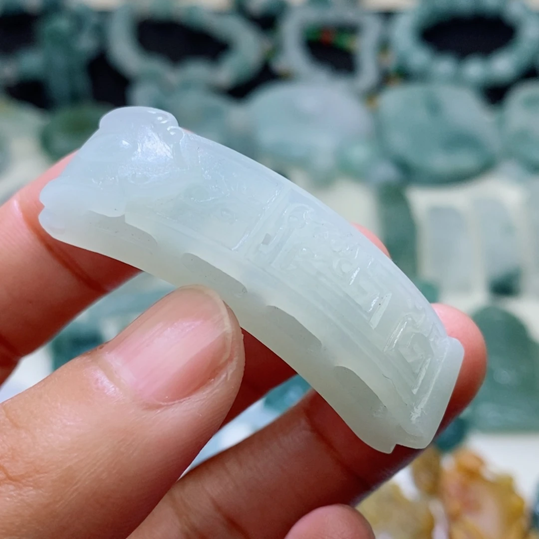 定制翡翠未镶嵌毛货抛光