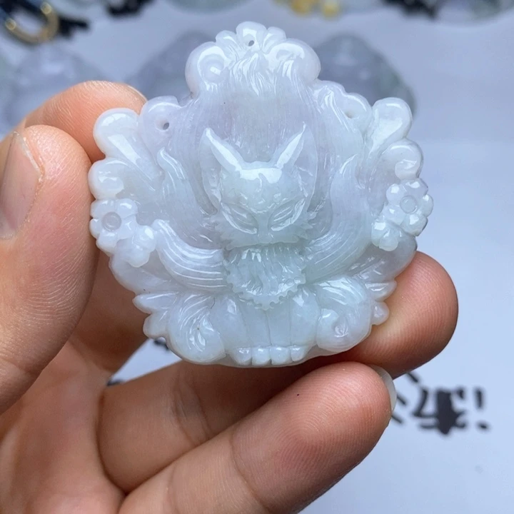 翡翠未镶嵌颈饰鱼*翡翠