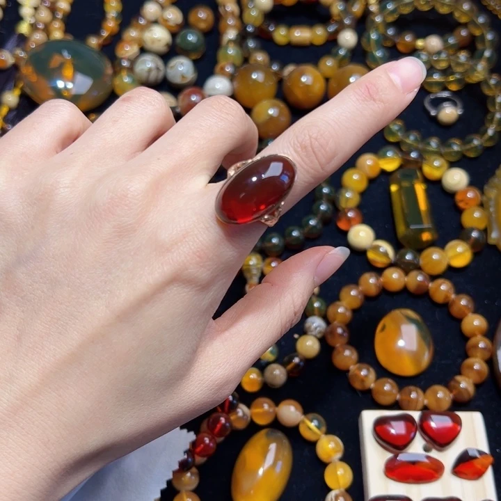 裸石琥珀18K金镶嵌草****圈血珀戒指