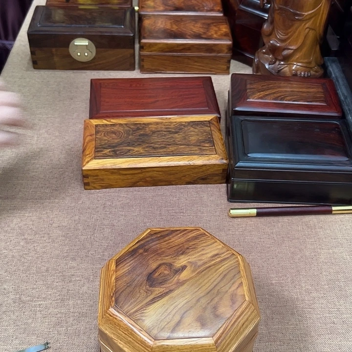 公***奶贡木黄花梨八角天地盖盒