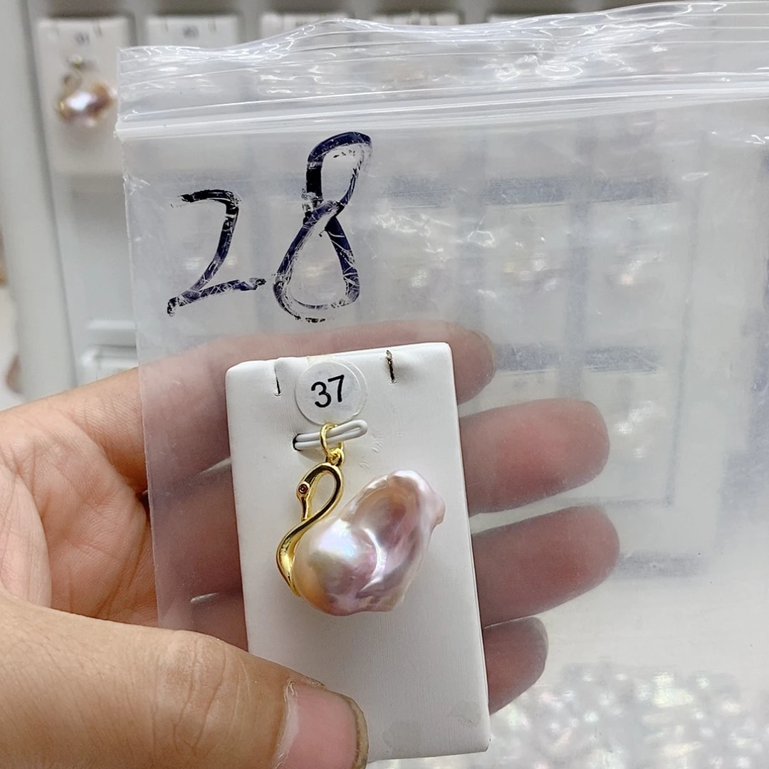 淡水珍珠合金颈饰
