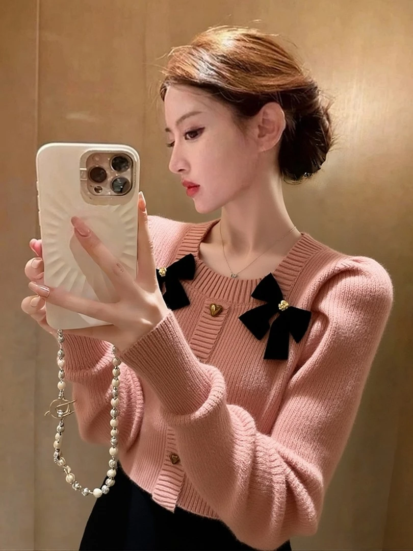 冬季韩系漂亮上衣高级感时尚洋气独特超好看蝴蝶结粉色方领针织衫