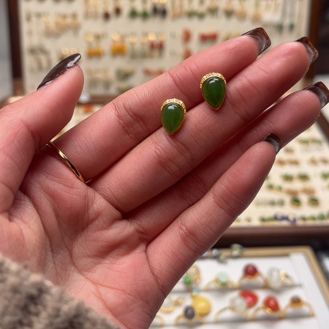 和田玉未镶嵌耳饰