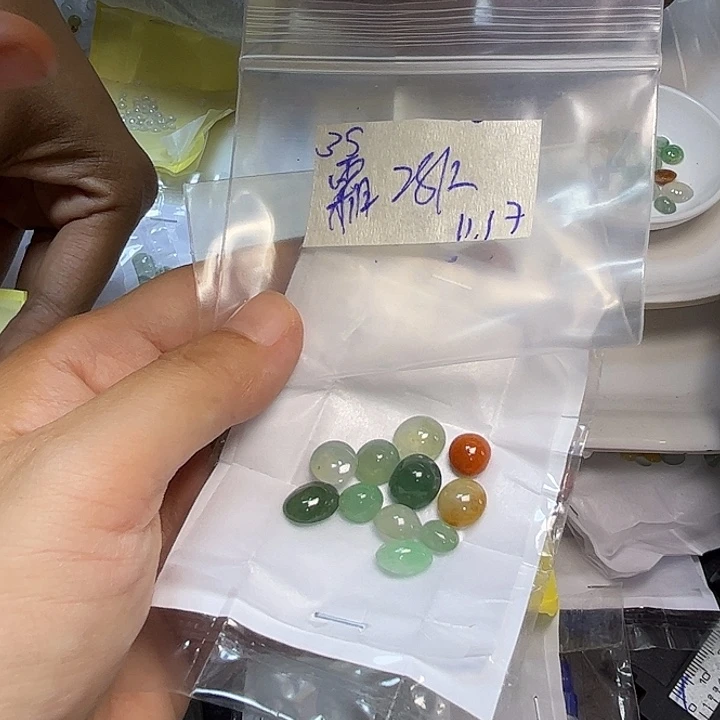 霜***'定制翡翠未镶嵌不