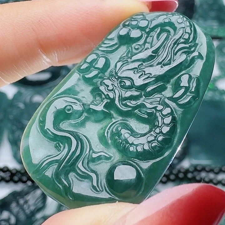 颈饰未镶嵌翡翠天然的A货翡翠多样性发其一