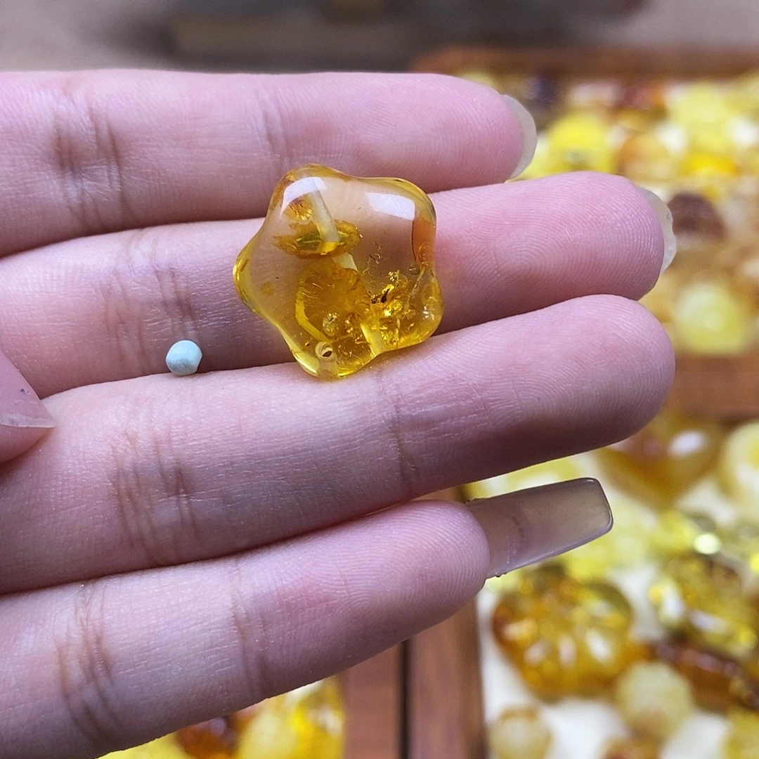 琥珀未镶嵌珠宝奇石