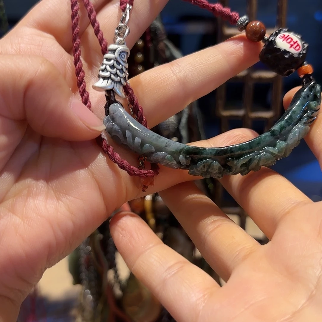 翡翠未镶嵌颈饰原创