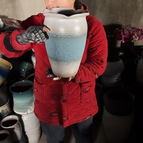 口20高31瑕疵一个盆。