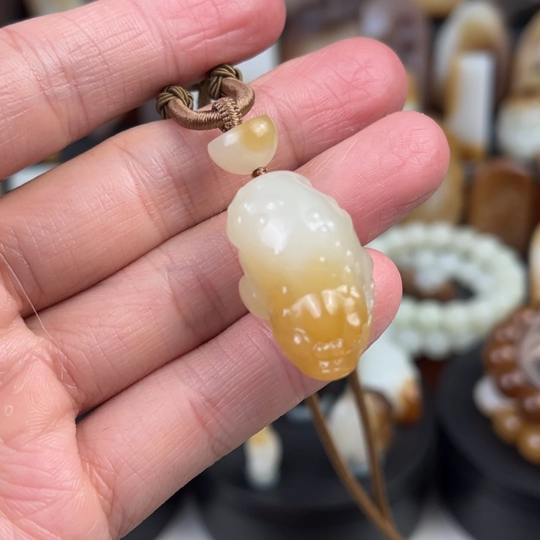 和田玉（糖玉）未镶嵌颈饰