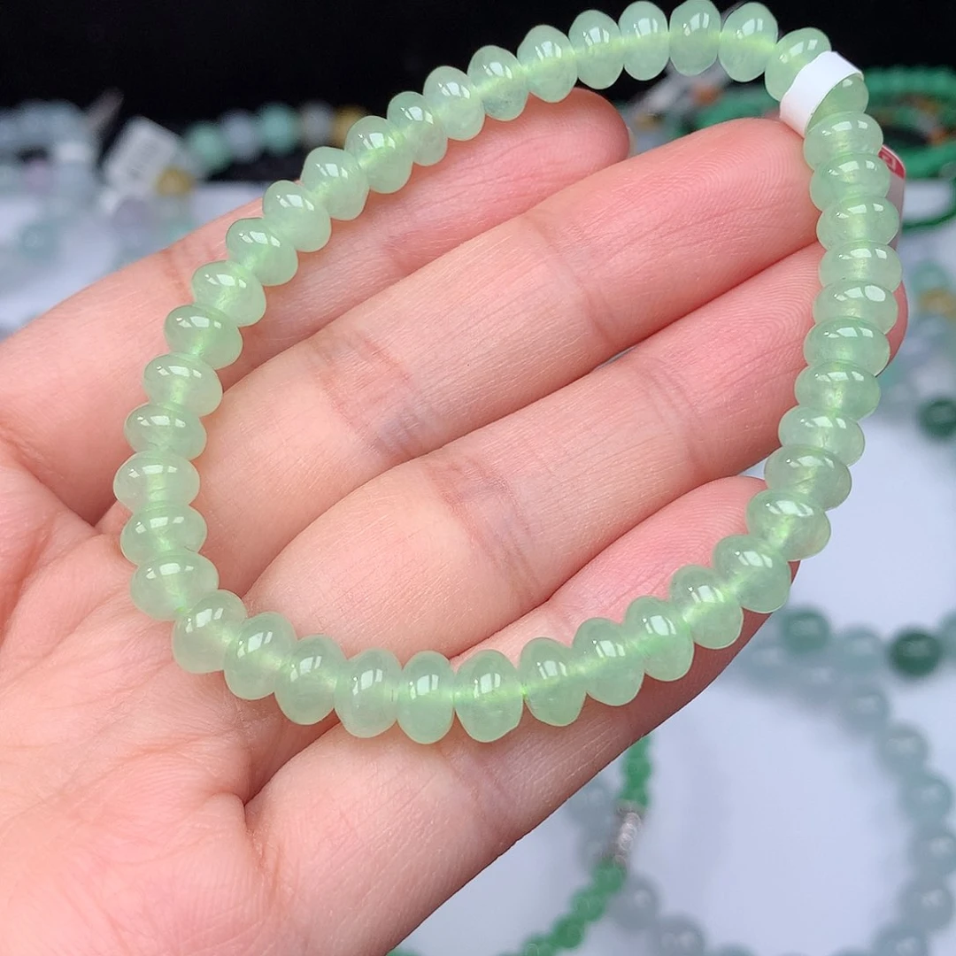 翡翠手链未镶嵌翡翠