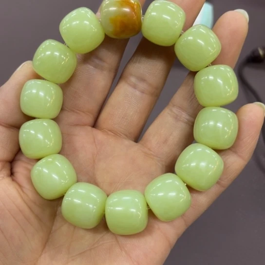 岫岩河磨玉（透闪石质玉）手链未镶嵌山*?