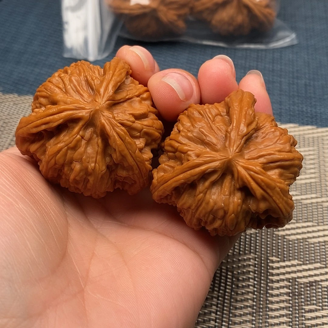 星***，吊坠文玩核桃三棱