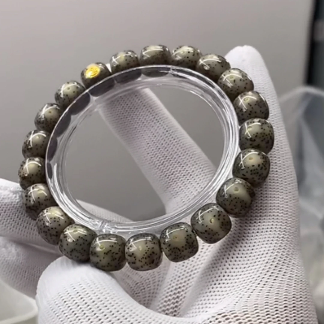190 金标石玉料灰冰星月菩提手串 11x10mm