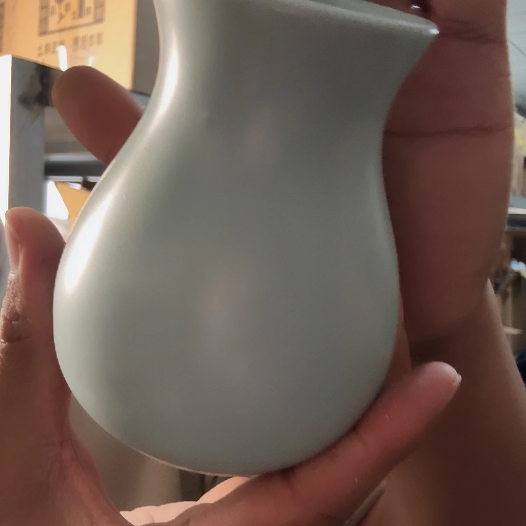 瓷片泗水砭石花瓶中