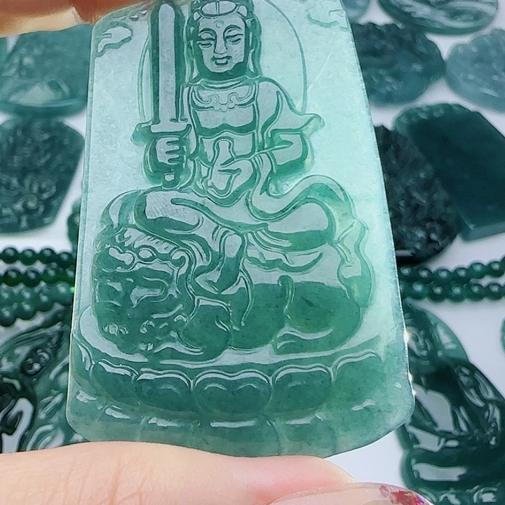 翡翠未镶嵌颈饰多样性发货天然的A货翡翠