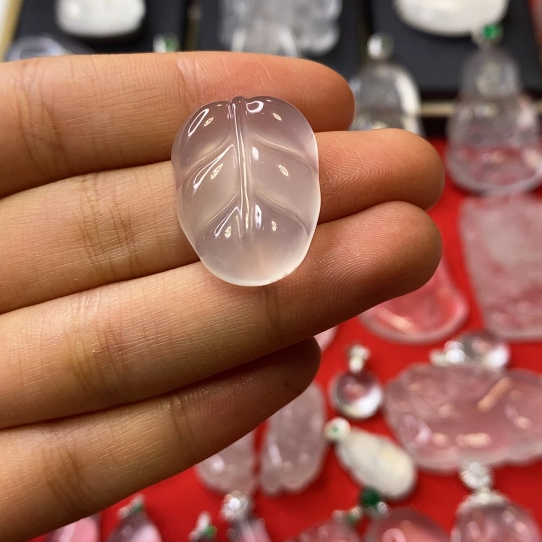 石英质玉未镶嵌吊坠