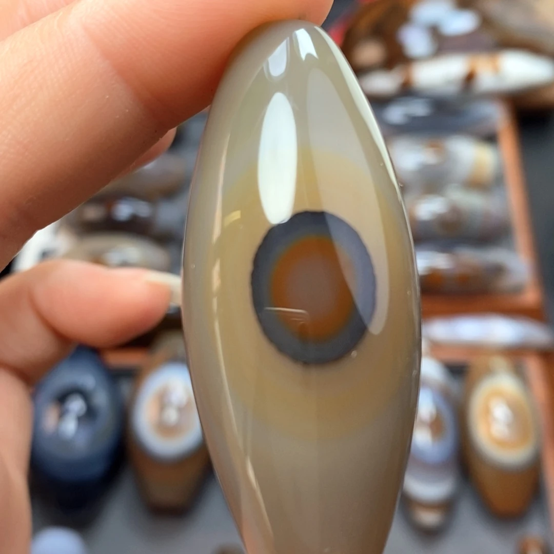 玛瑙/玉髓未镶嵌珠宝奇石