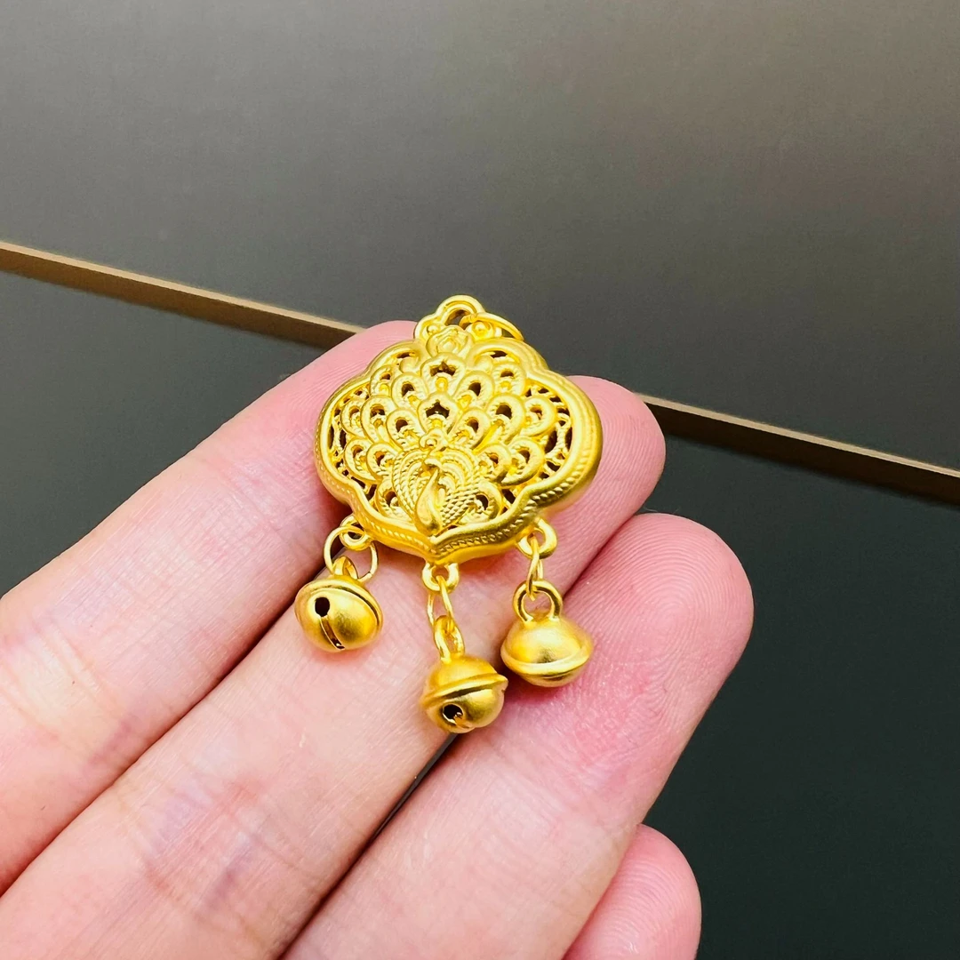 【莹莹专享】足金999 孔雀锁包 GP 1.55 纳金添福