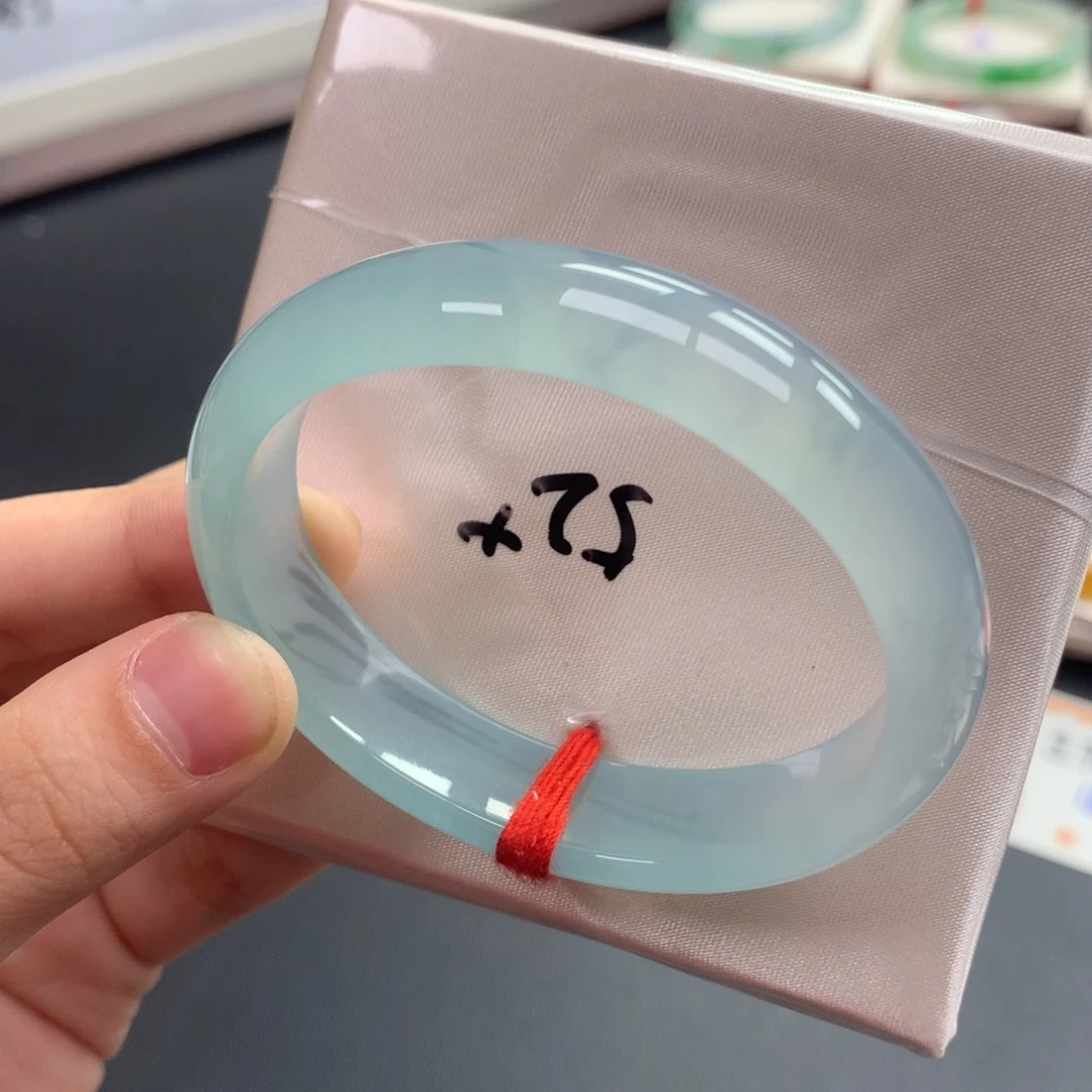 翡翠未镶嵌手镯34号贵妃baby蓝