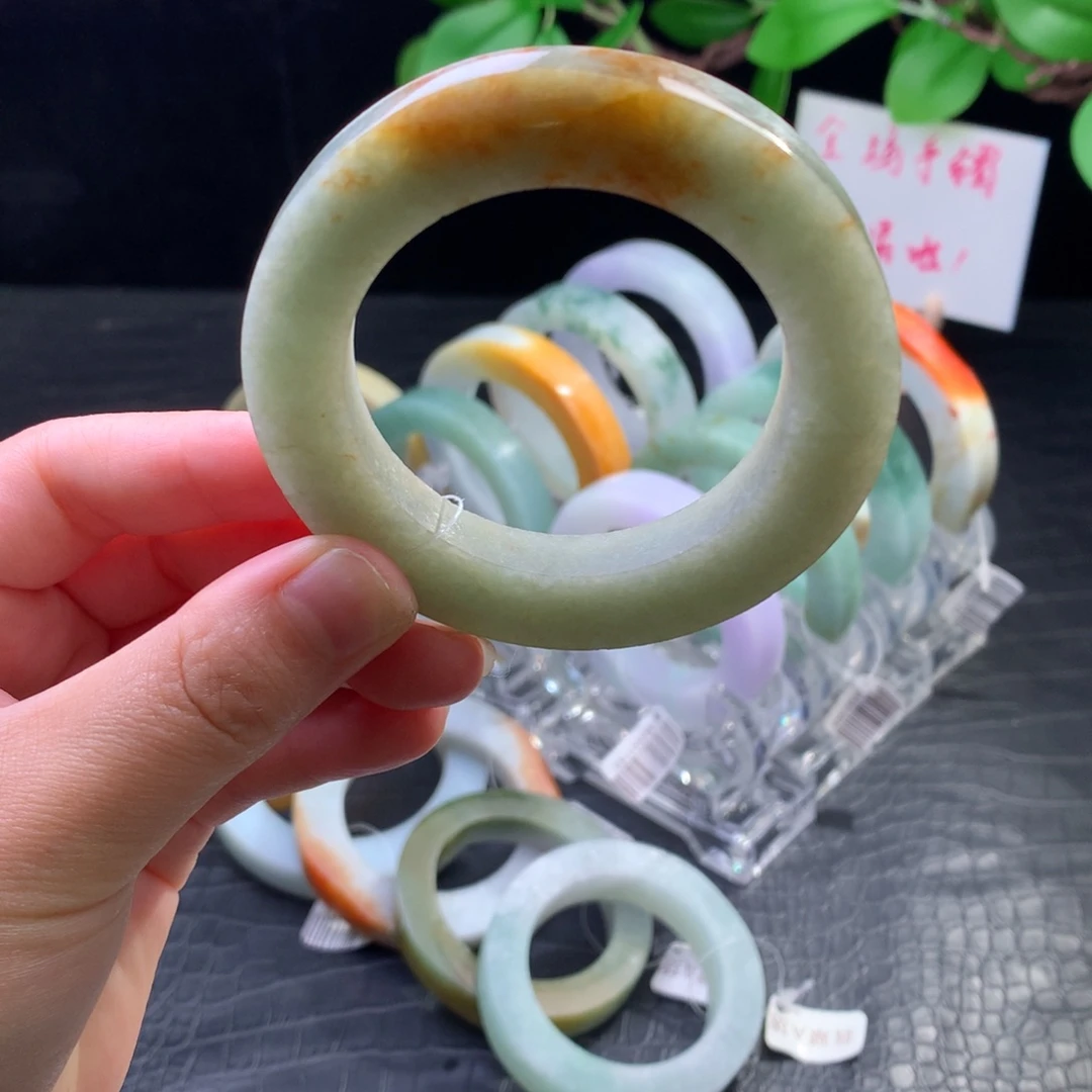 定制翡翠未镶嵌手镯