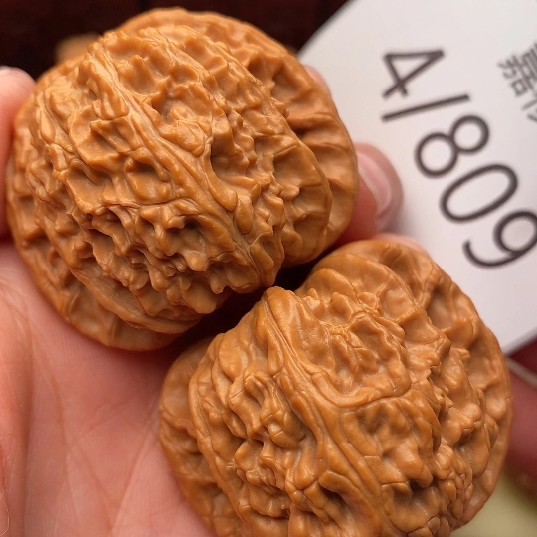 L***、文玩核桃把件42白狮子