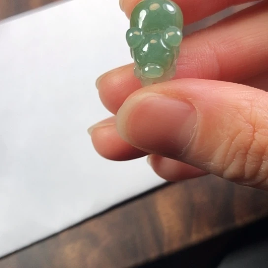 翡翠未镶嵌颈饰缅甸A货，每天下午1点半开播