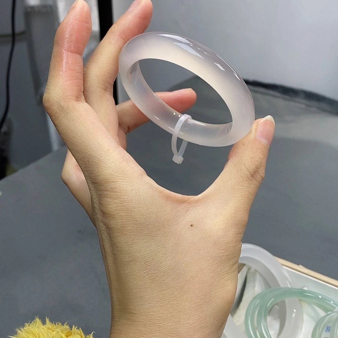 玛瑙/玉髓手镯未镶嵌玉**成