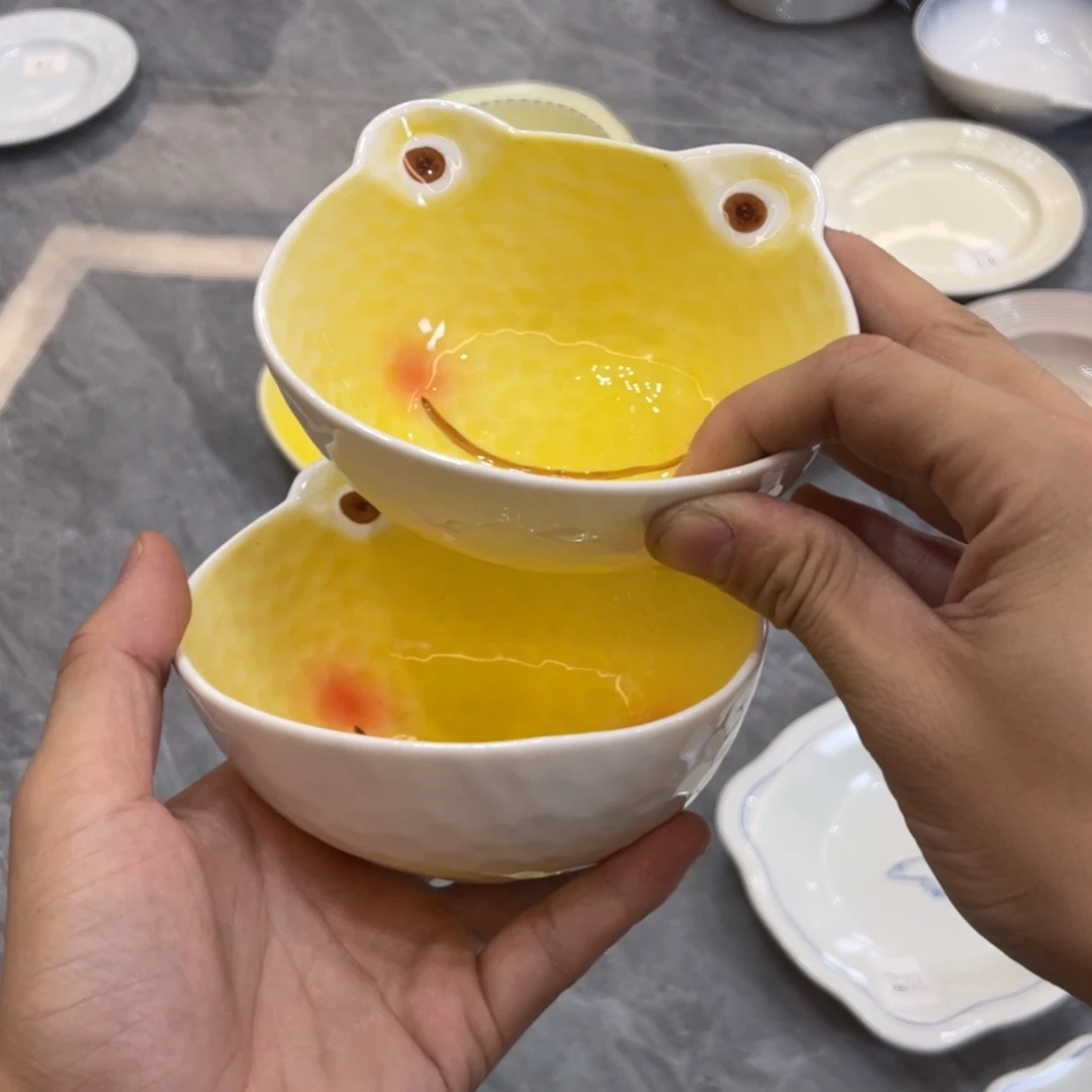 陶瓷微瑕餐具介意勿拍，满18飞！