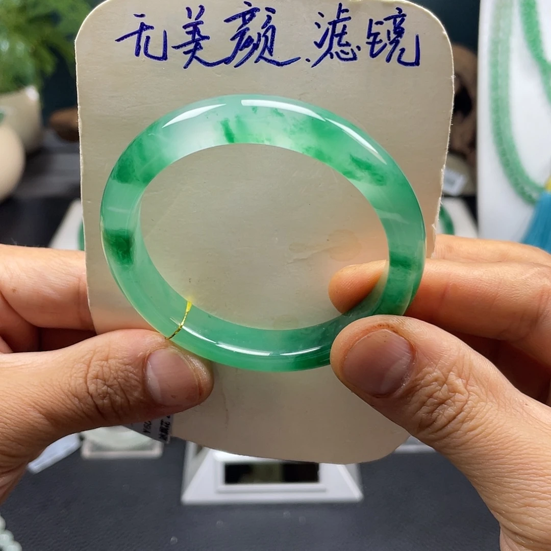 未镶嵌手镯石英质玉