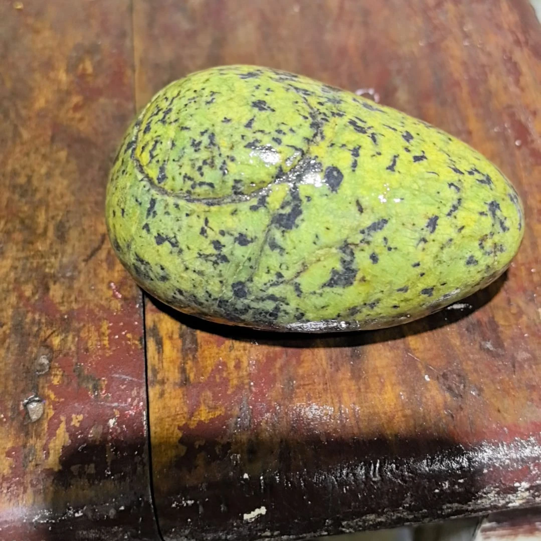 康***，藏玉药王石原石一个