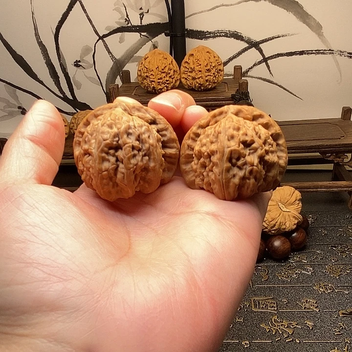 文玩核桃把件白狮子