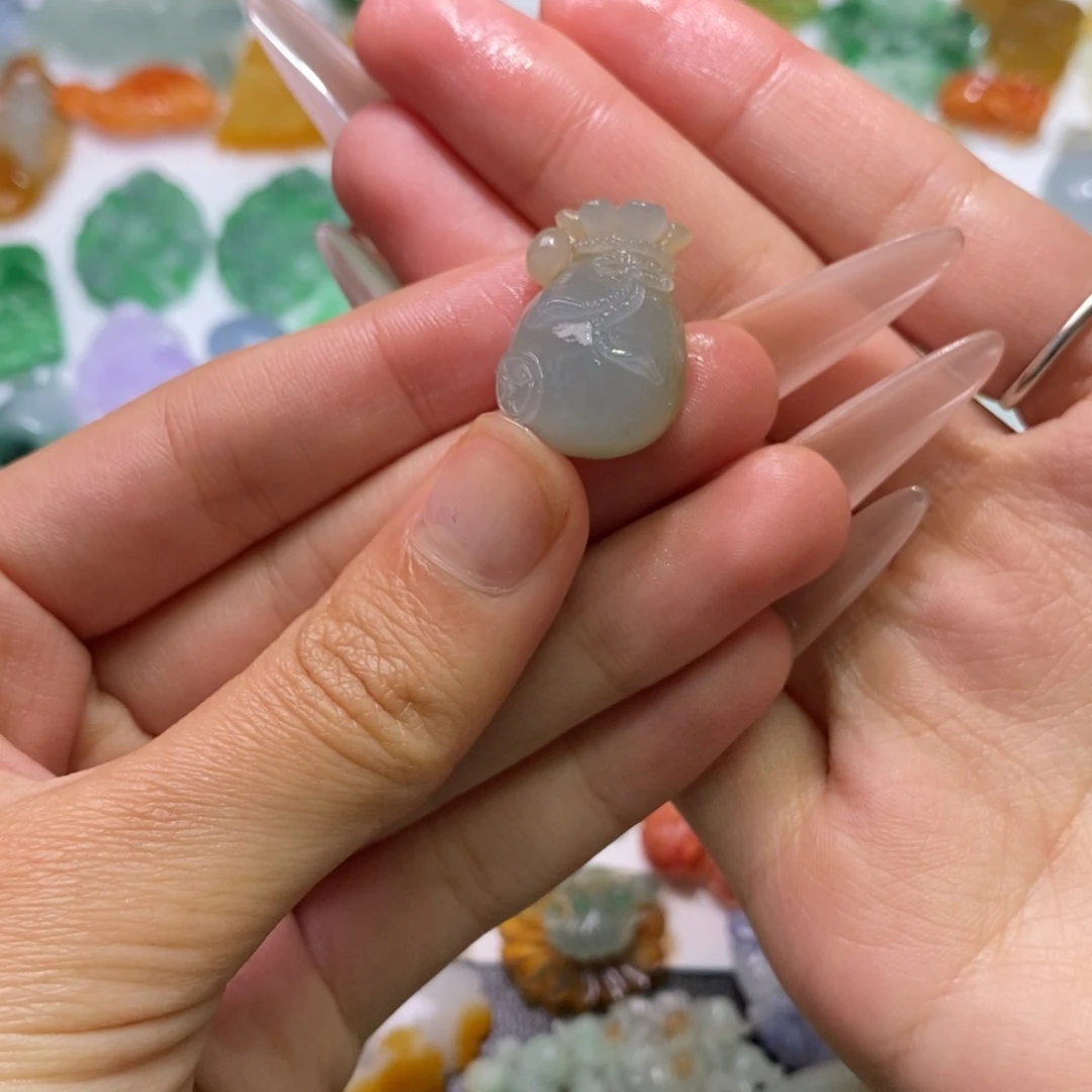 定制翡翠未镶嵌吊坠