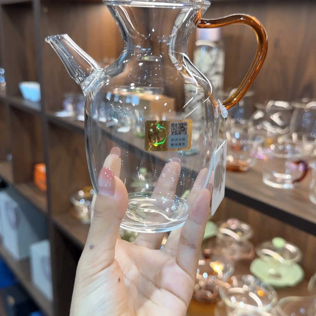 禾器昭然琥珀色。。。