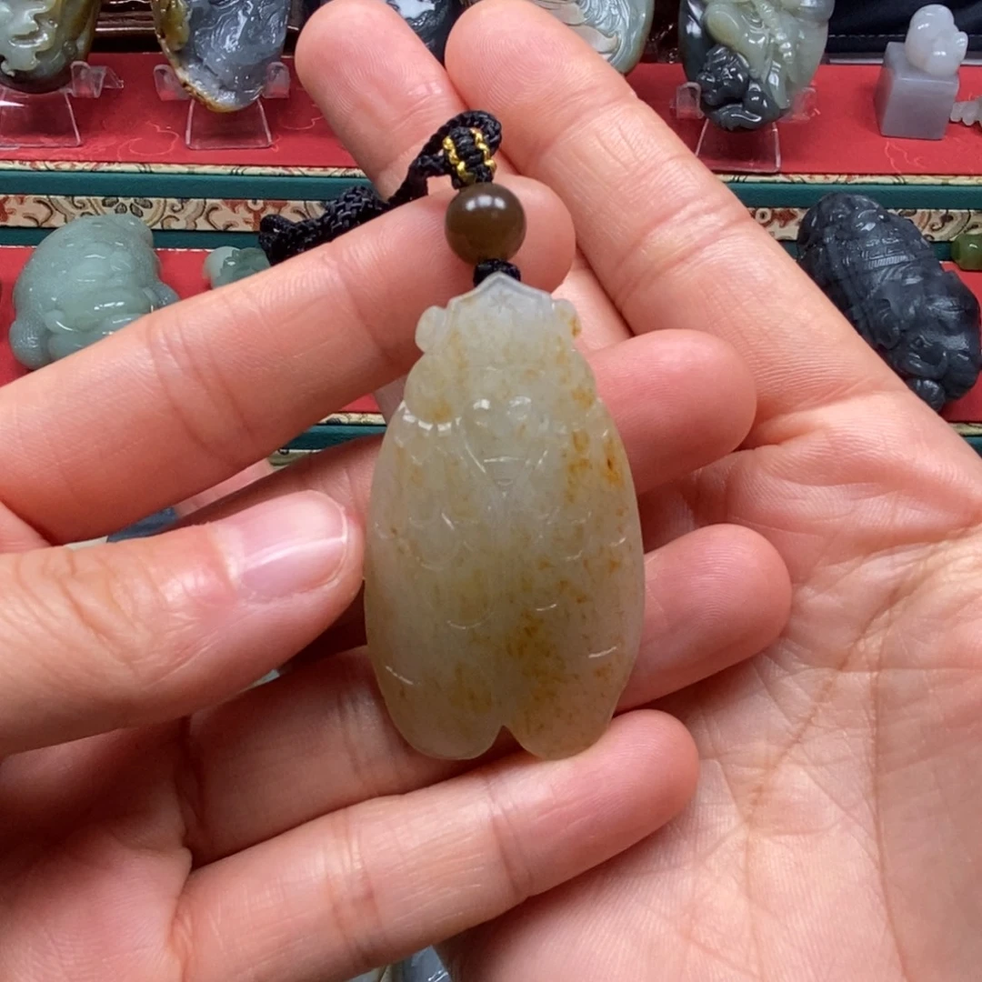 姜***画和田玉未镶嵌颈饰