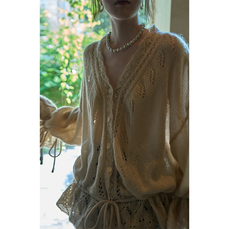 针织衫女时尚洋气休闲服秋季薄款镂空深V领宽松绑带慵懒长袖上衣